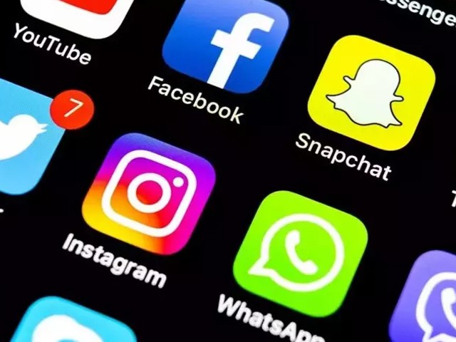 Instagram ve WhatsApp gerçekten bizi dinliyor mu?