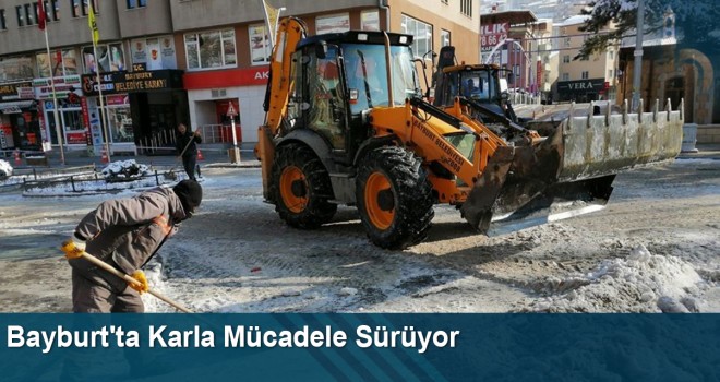 Bayburt'ta karla mücadele sürüyor