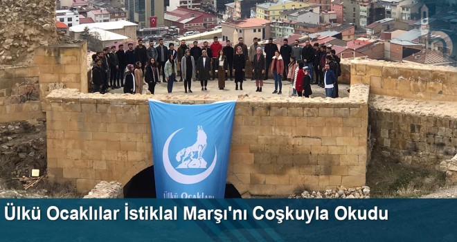 Ülkü Ocaklılar İstiklal Marşı'nı Coşkuyla Okudu