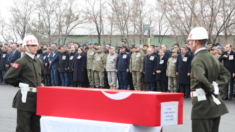 Pençe-Kilit Harekatı bölgesinde şehit olan 6 asker için Şırnak'ta tören düzenlendi