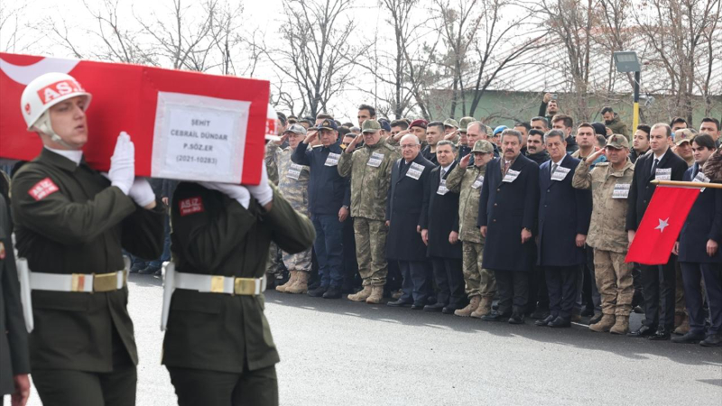 Pençe-Kilit Harekatı bölgesinde şehit olan 6 asker için Şırnak'ta tören düzenlendi