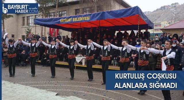 Kurtuluş Coşkusu Alanlara Sığmadı