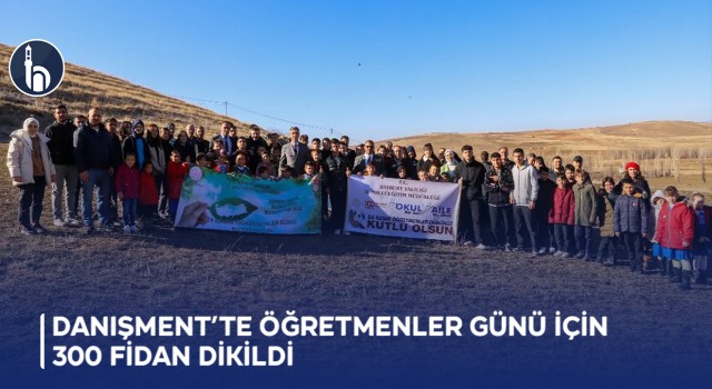 Bayburt'a Bağlı Danışment Köyünde Öğretmenler Günü İçin 300 Fidan Dikildi