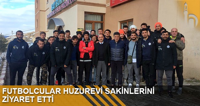 Futbolcular Huzurevi Sakinlerini Ziyaret Etti