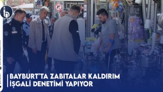 Bayburt'ta Zabıtalar Kaldırım İşgali Denetimi Yapıyor