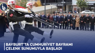 Bayburt’ta Cumhuriyet Bayramı Çelenk Sunumuyla Başladı