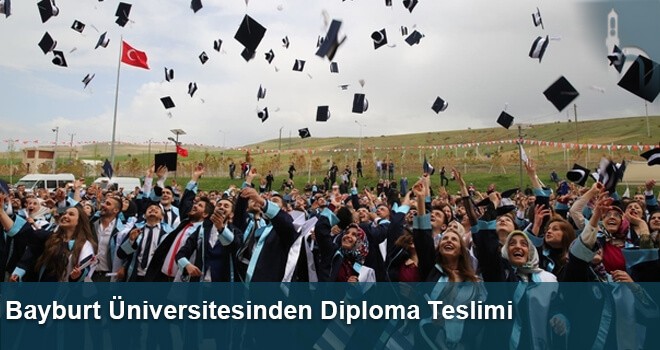 Bayburt Üniversitesinden Diploma Teslimi