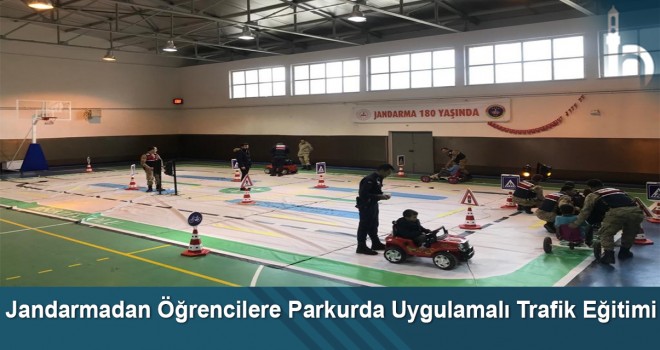 Jandarmadan Öğrencilere Parkurda Uygulamalı Trafik Eğitimi